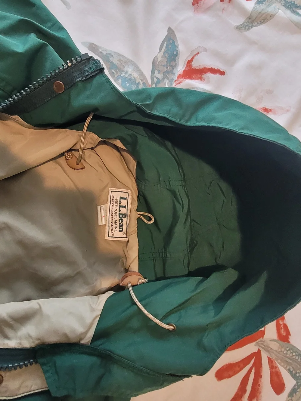 LL Bean Women's Green Hooded Field / Rain Jacket - Picture 7 of 10